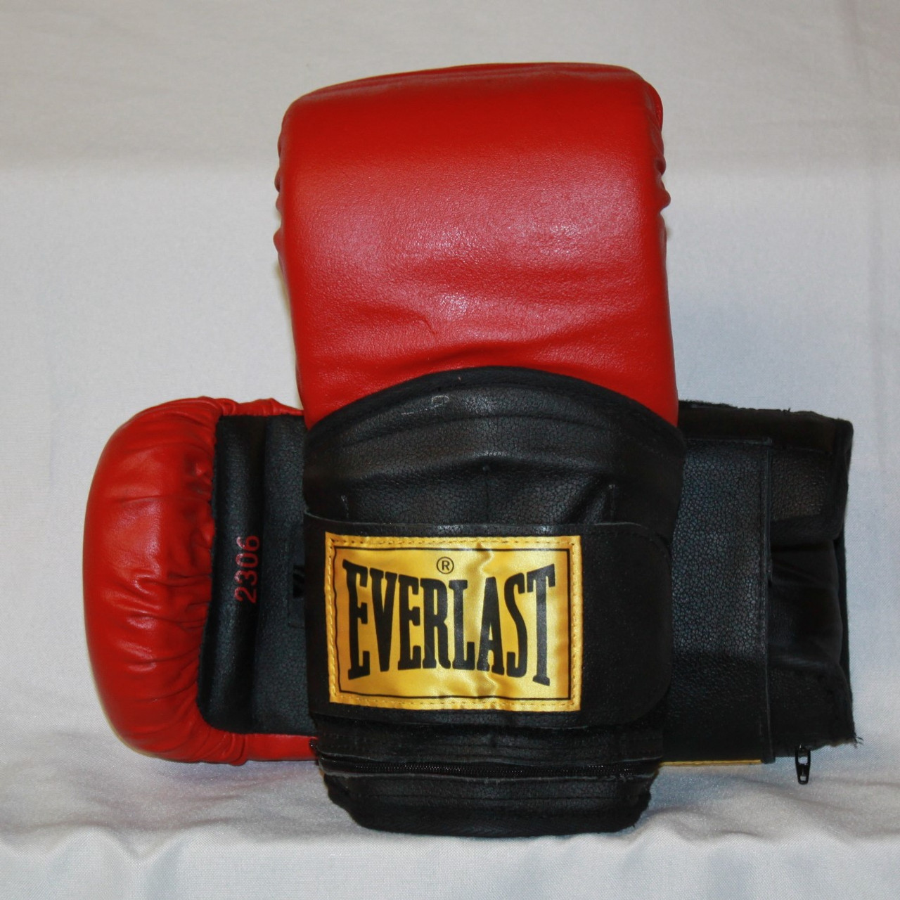 Amazon.com : Everlast Wrist Wrap Heavy Bag Gloves Large/X-Large, Black : Bag  Boxing Gloves : Sports & Outdoors