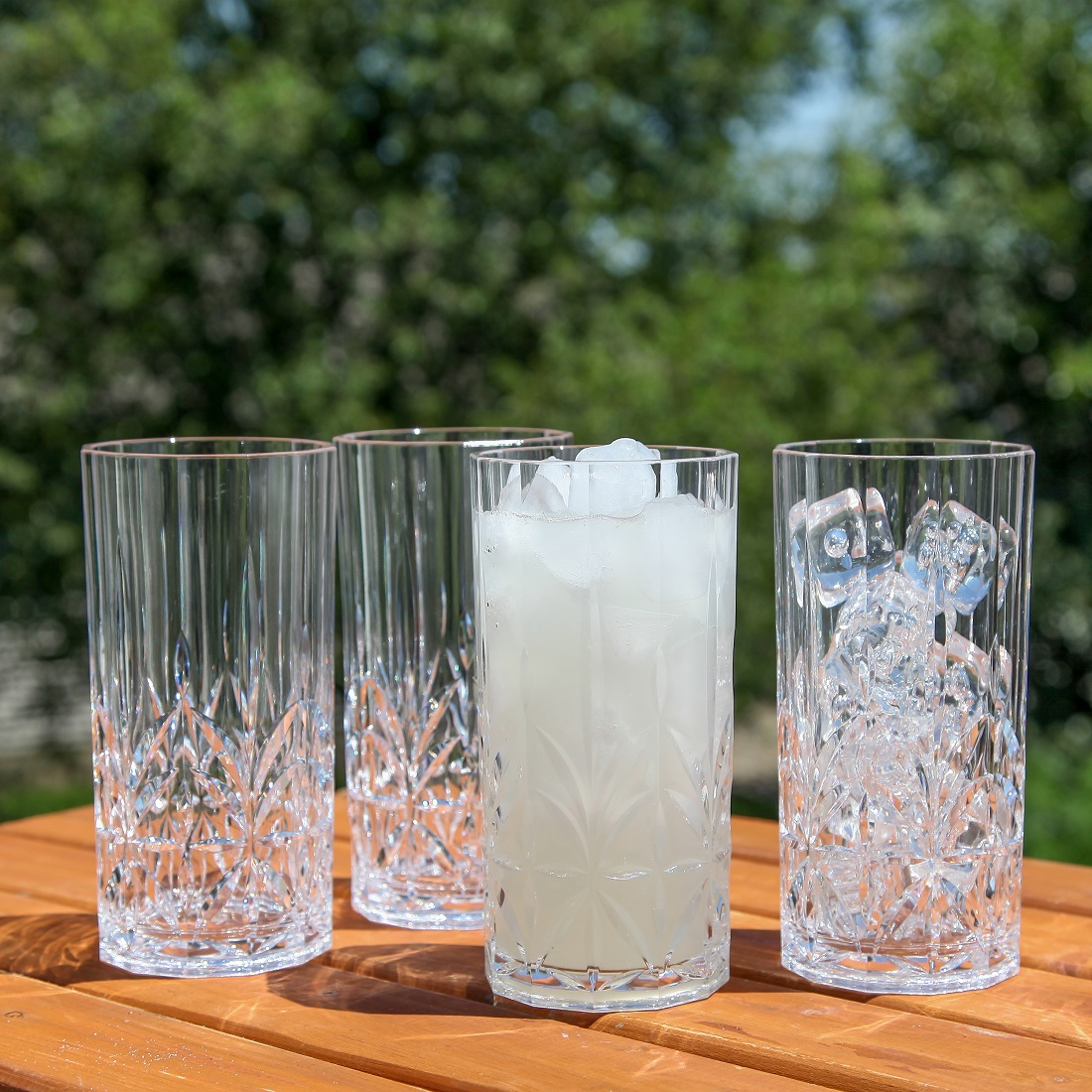 Lily's Home Unbreakable Poolside Acrylic Stemless Wine Glasses and Water  Tumblers, Made of Shatterproof Plastic and Ideal for Indoor and Outdoor  Use