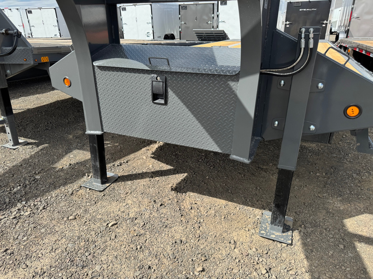 P.J. Trailers 2027 LY 34' Deckover Flatbed | Tandem Axle, TANDEM DUAL, HYDRAULIC DOVE
