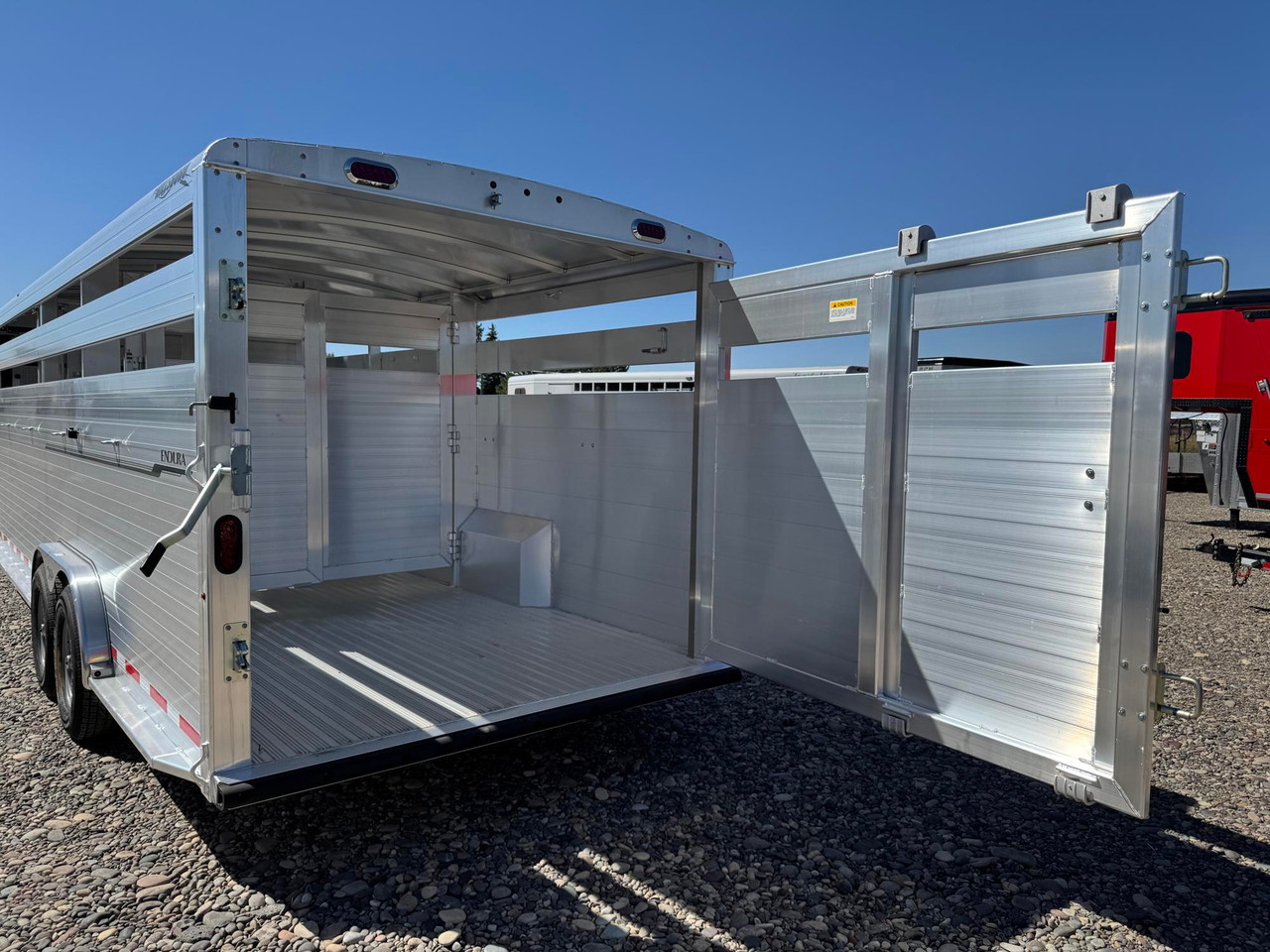 Hillsboro Trailers 2027 Endura 90"X24' Stock Trailer | Tandem Axle 14K, 52" ESCAPE DOOR, 2 CENTER GATES, FRONT ADJ SLIDING CTR GATE, TIE LOOPS, GN SLAM DOOR, EZ LOAD RAMPS, 14K