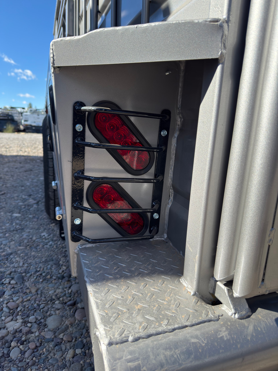 GR Trailers 2027 80"X20' Stock Combo Trailer | Tandem Axle 14K, SMOOTH RUBBER FLOOR, ESCAPE 48", 4' DOUBLE DOOR TACK, SWING OUT SADDLE RK, FULL SWING SLIDE REAR GATE