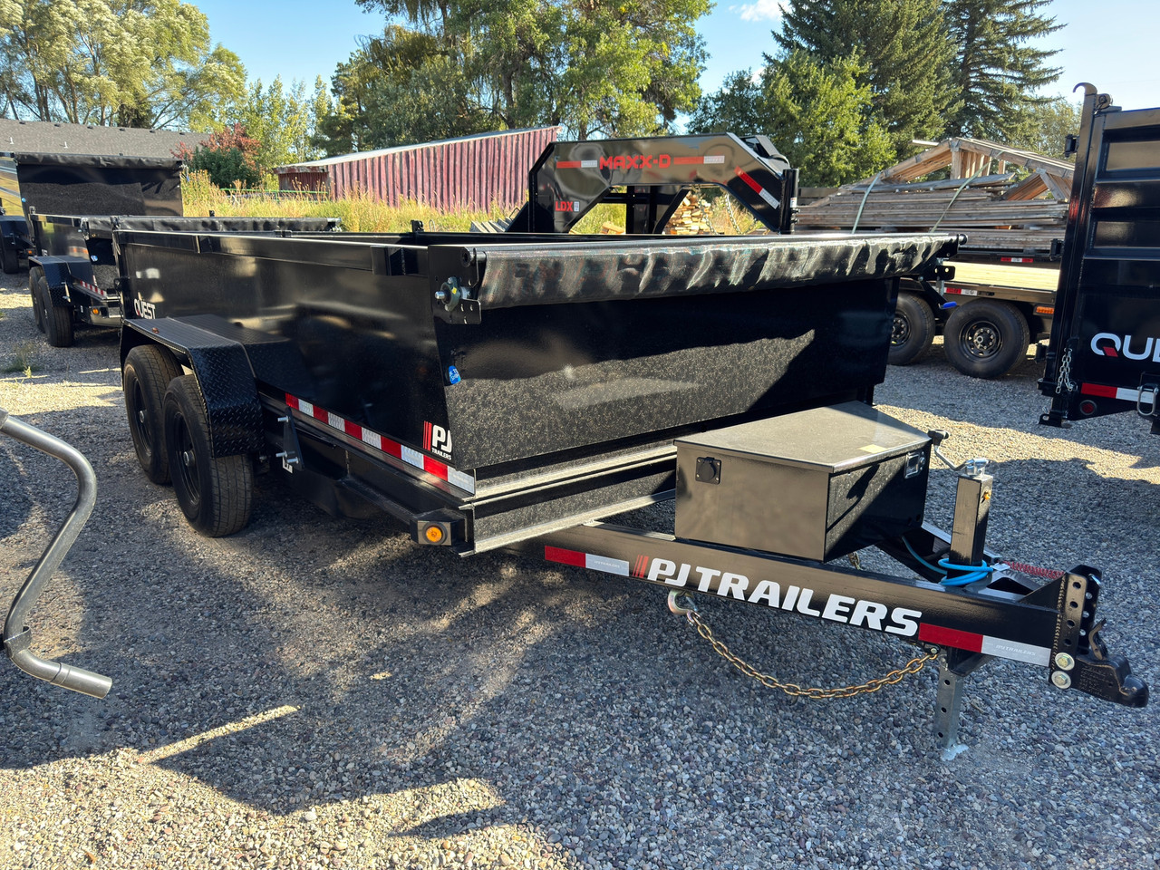 P.J. Trailers 2027 D7 83"X14' Scissor Dump Trailer | Tandem Axle 14K, 6" Channel, 24" Sides, Spreader Gate, Scissor Lift, Tarp Kit, Slide In Ramps
