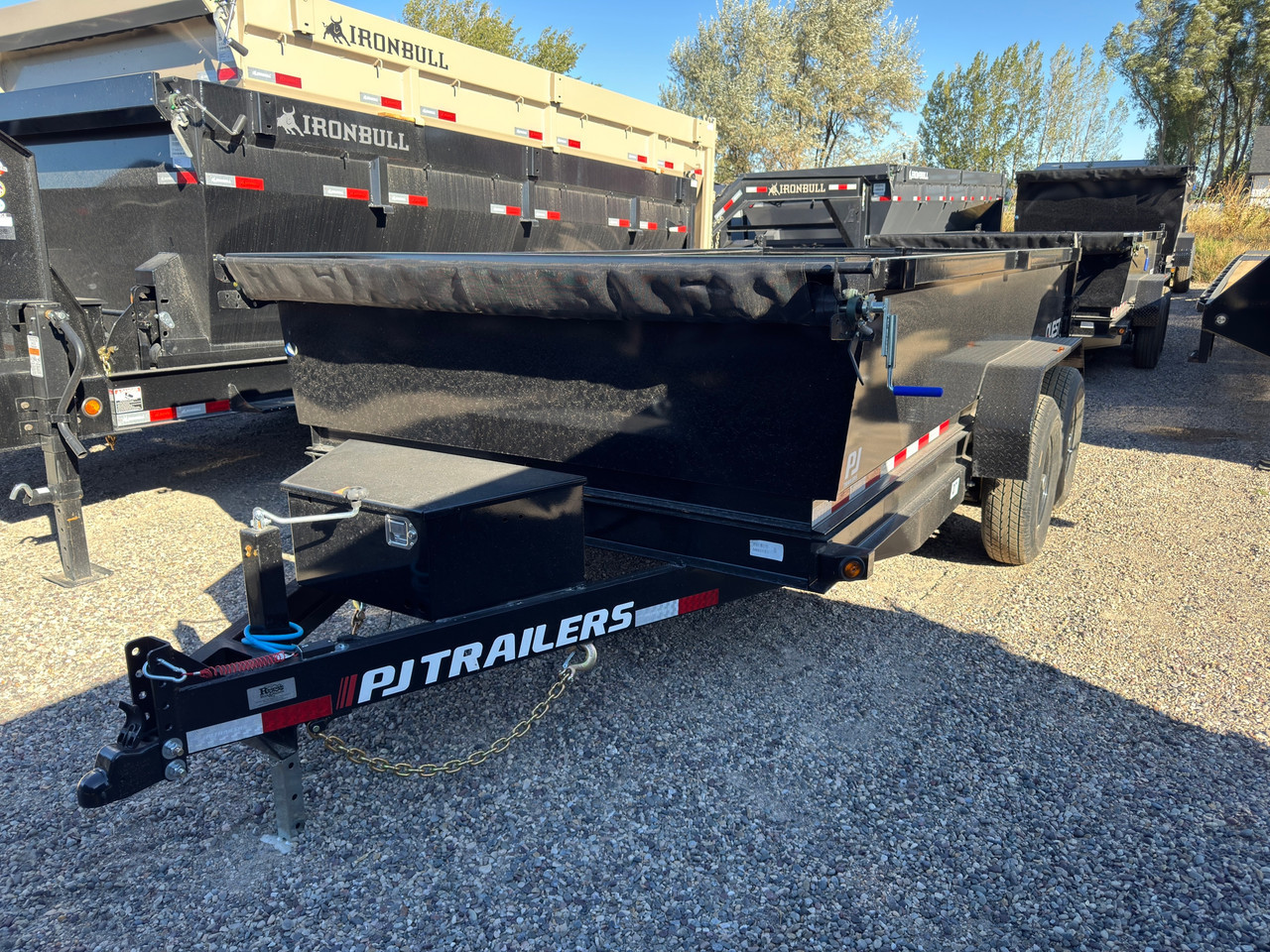 P.J. Trailers 2027 D7 83"X14' Scissor Dump Trailer | Tandem Axle 14K, 6" Channel, 24" Sides, Spreader Gate, Scissor Lift, Tarp Kit, Slide In Ramps