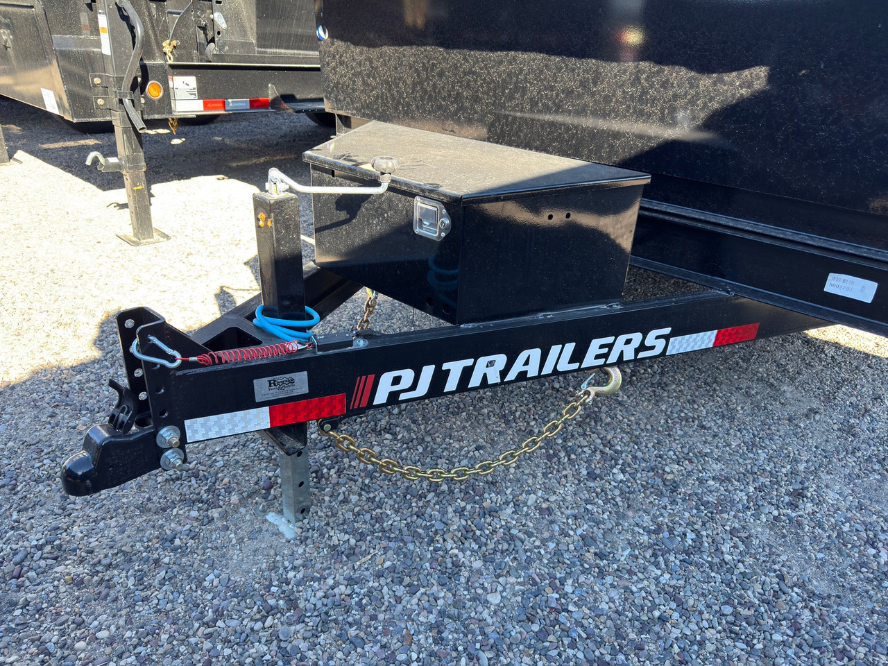 P.J. Trailers 2027 D7 83"X14' Scissor Dump Trailer | Tandem Axle 14K, 6" Channel, 24" Sides, Spreader Gate, Scissor Lift, Tarp Kit, Slide In Ramps