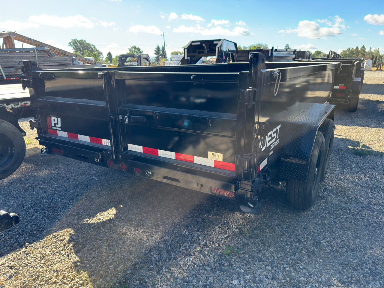 P.J. Trailers 2027 D7 83"X14' Scissor Dump Trailer | Tandem Axle 14K, 6" Channel, 24" Sides, Spreader Gate, Scissor Lift, Tarp Kit, Slide In Ramps