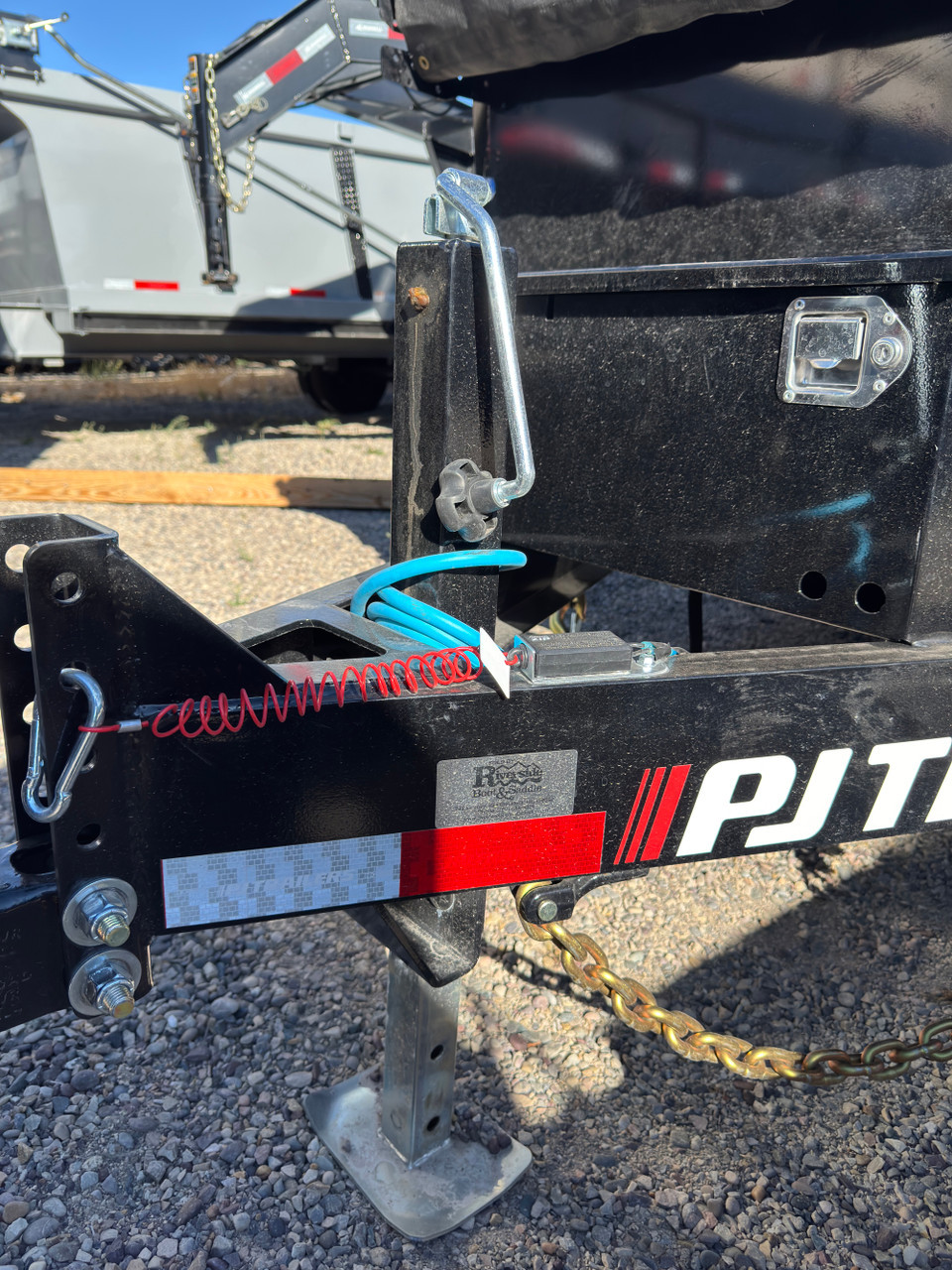 P.J. Trailers 2027 D7 83"X14' Scissor Dump Trailer | Tandem Axle 14K, 6" Channel, 24" Sides, Spreader Gate, Scissor Lift, Tarp Kit, Slide In Ramps