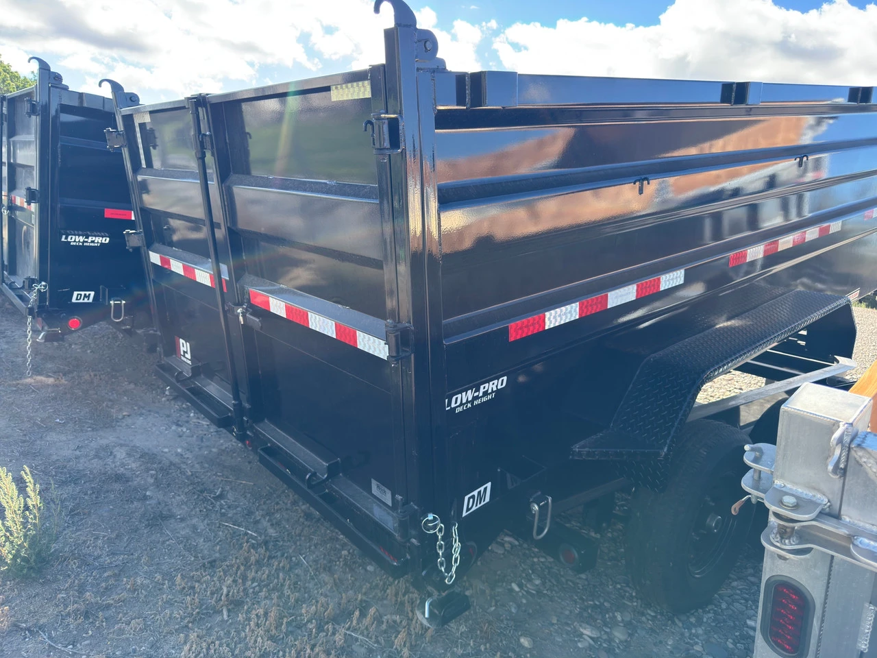 P.J. Trailers 2027 DL 83"X14' Low Profile Scissor Dump Trailer | Tandem Axle 14K, 3' Sides, 7k axles, 6" CYLINDER UPGRADE, HYD JACK