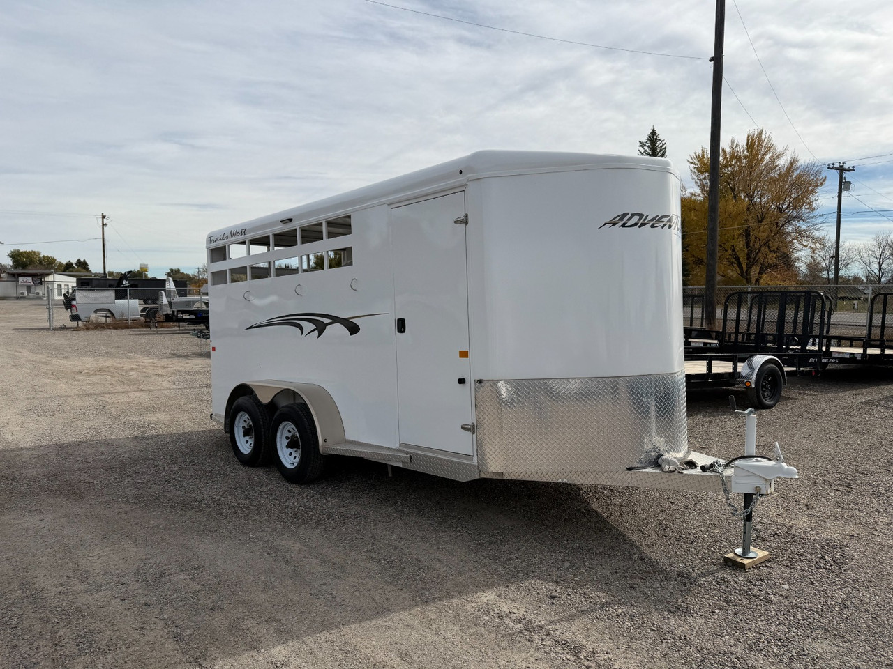 Trails West Trailers 2023 ADVENTURE II Horse Trailer | Tandem Axle, 3 Horse Highside, Rubber Floor, Passenger Side Tack Room Door, Convenience Package, Swing Rear Door