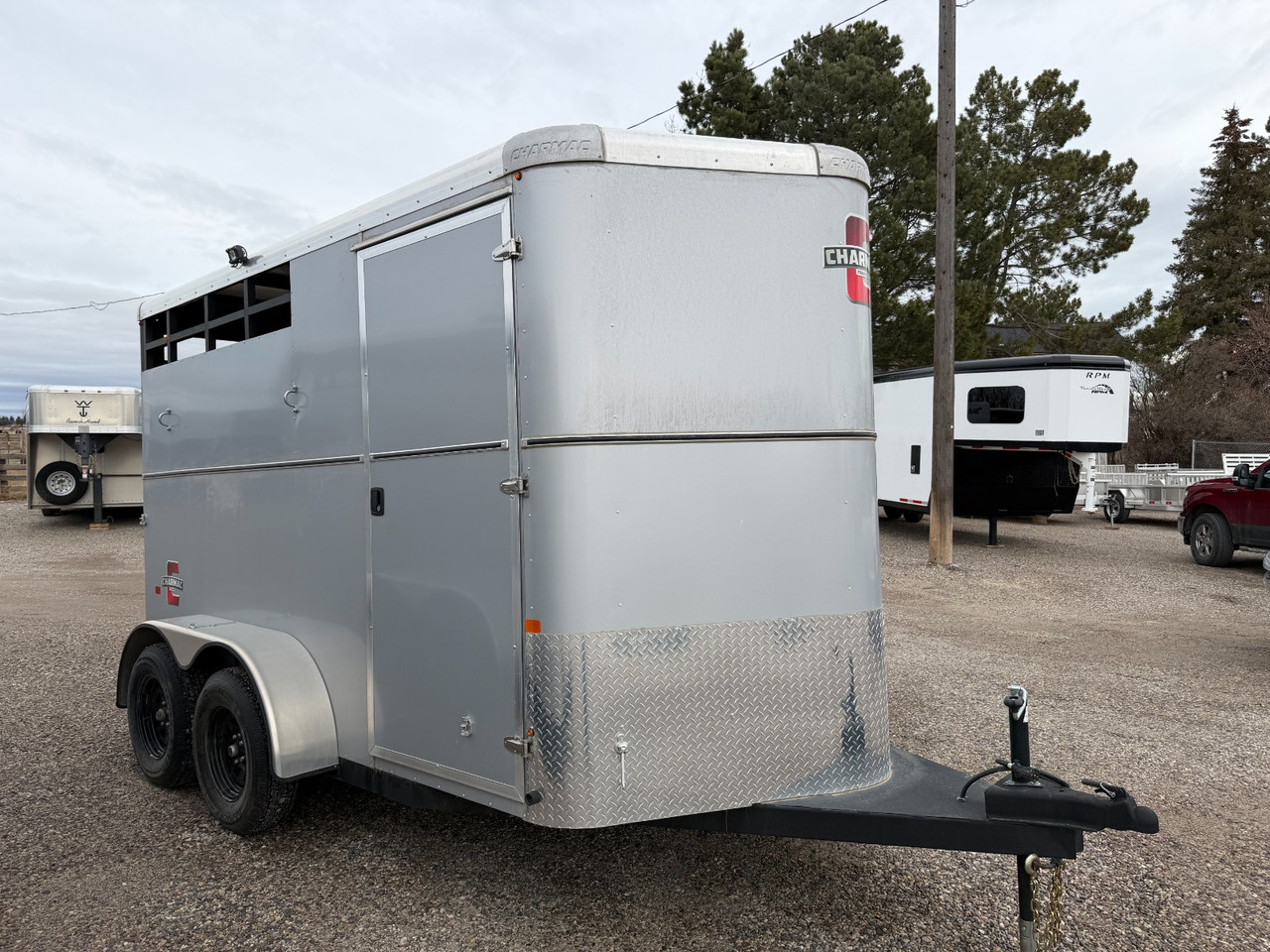 Triple C Trailers 2024 SAWTOOTH Horse Trailer | Tandem Axle 14K, 2 Horse, Tack Room, Swingout Saddle Rack, Door Organizer, Spare (Charmac Logo)