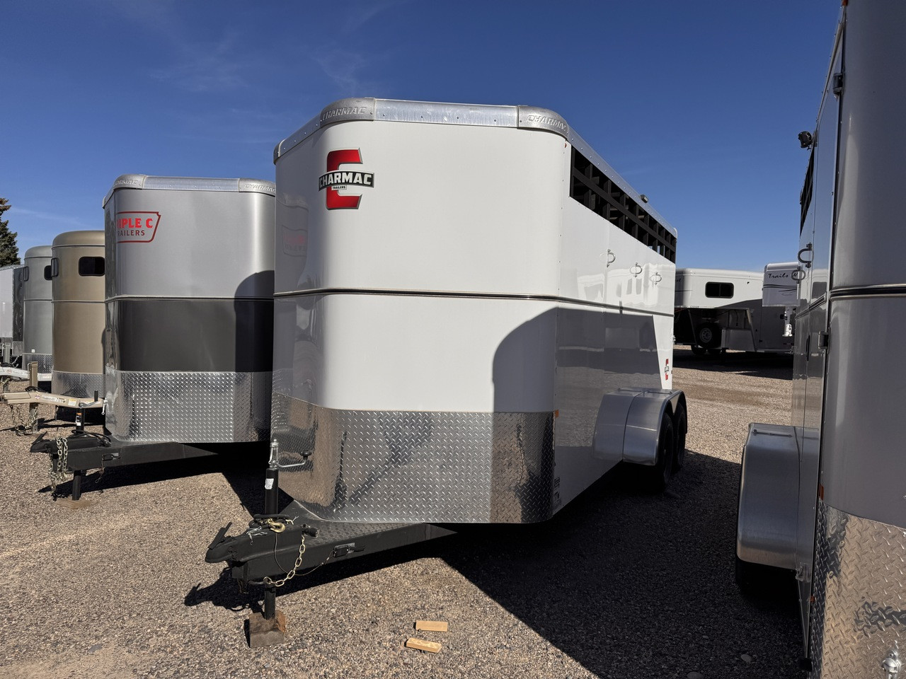Triple C Trailers 2024 SAWTOOTH Horse Trailer | Tandem Axle 9.99K, 3 Horse, Tack Room, Swingout Saddle Rack, Door Organizer, Spare Tire