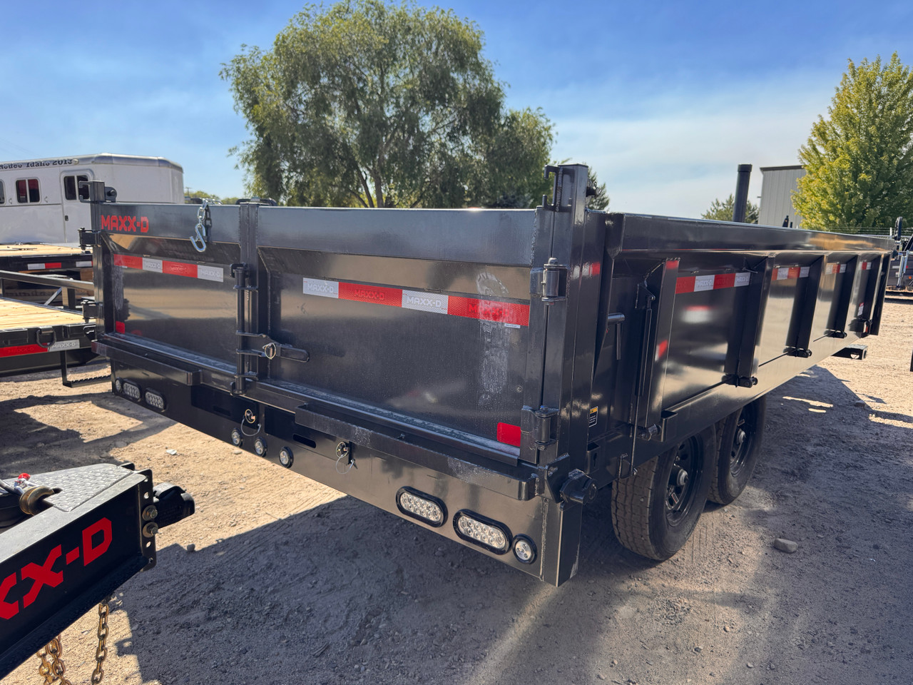 Maxx-D Trailers 2027 D9X 96"X16' Telescopic Deckover Dump Trailer | Tandem Axle 14K, Hydraulic Jack