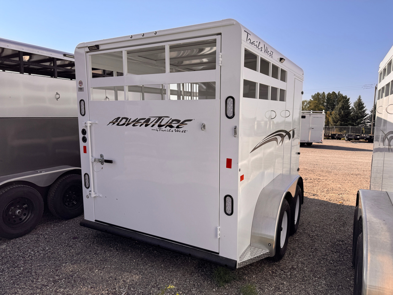 Trails West Trailers 2027 ADVENTURE II Horse Trailer | Tandem Axle 8.045K, 2-Horse Highside, Tack Room, Convieince Package, Swing Out Saddle Rack, Rubber Floors