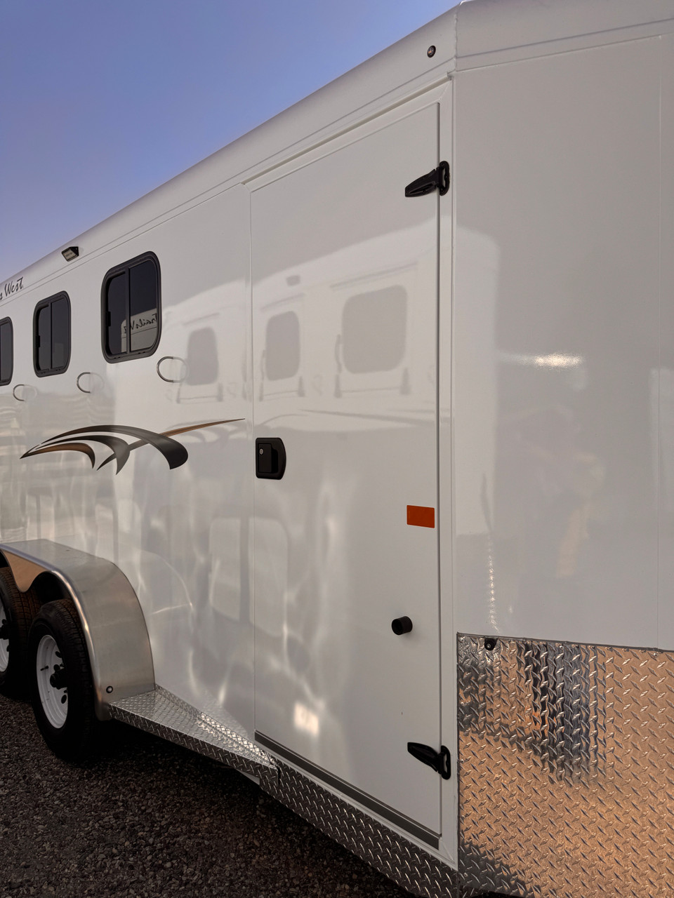 Trails West Trailers 2027 ADVENTURE MX Horse Trailer | Tandem Axle 9.98K, 3-Horse, Tack Room, Convieince Package, Rear Windows, Swing Out Saddle Rack, Rubber Floors