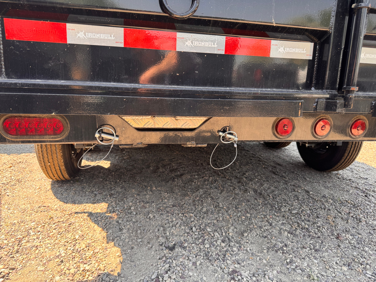Iron Bull Trailers 2027 DTB 83"X16' Scissor Dump Trailer | Tandem Axle 47.999K, 24" Sidewalls, 7 Gauge Floor, XL Tongue Box, Tarp Kit, 2 Way Spreader, Slide In Ramps