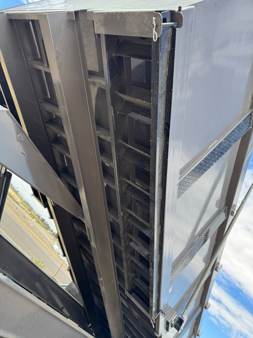 Raw Maxx Trailers 2026 HDX 102"X20' DUMP Trailer | Tandem Axle 20K, Dual Tires, Hydraulic Jacks, 44" Sides, Solar Charging, Storage With Shelves, Straight Ramps