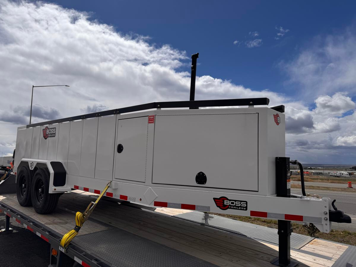 Boss Trailers 2026 880 Gallon Refueling Trailer | Tandem Axle 14K, 880 Gallon Multi-Tank, 25 GPM Pump, 35' Hose, Front/Rear Enclosure (DOT Legal)