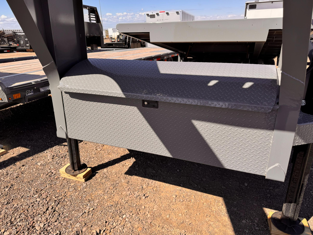 Diamond C Trailers 2025 DET210 28' Equipment Tilt | Tandem Axle 10K, Hydraulic Jacks, Torsion Axles, Solar Charger