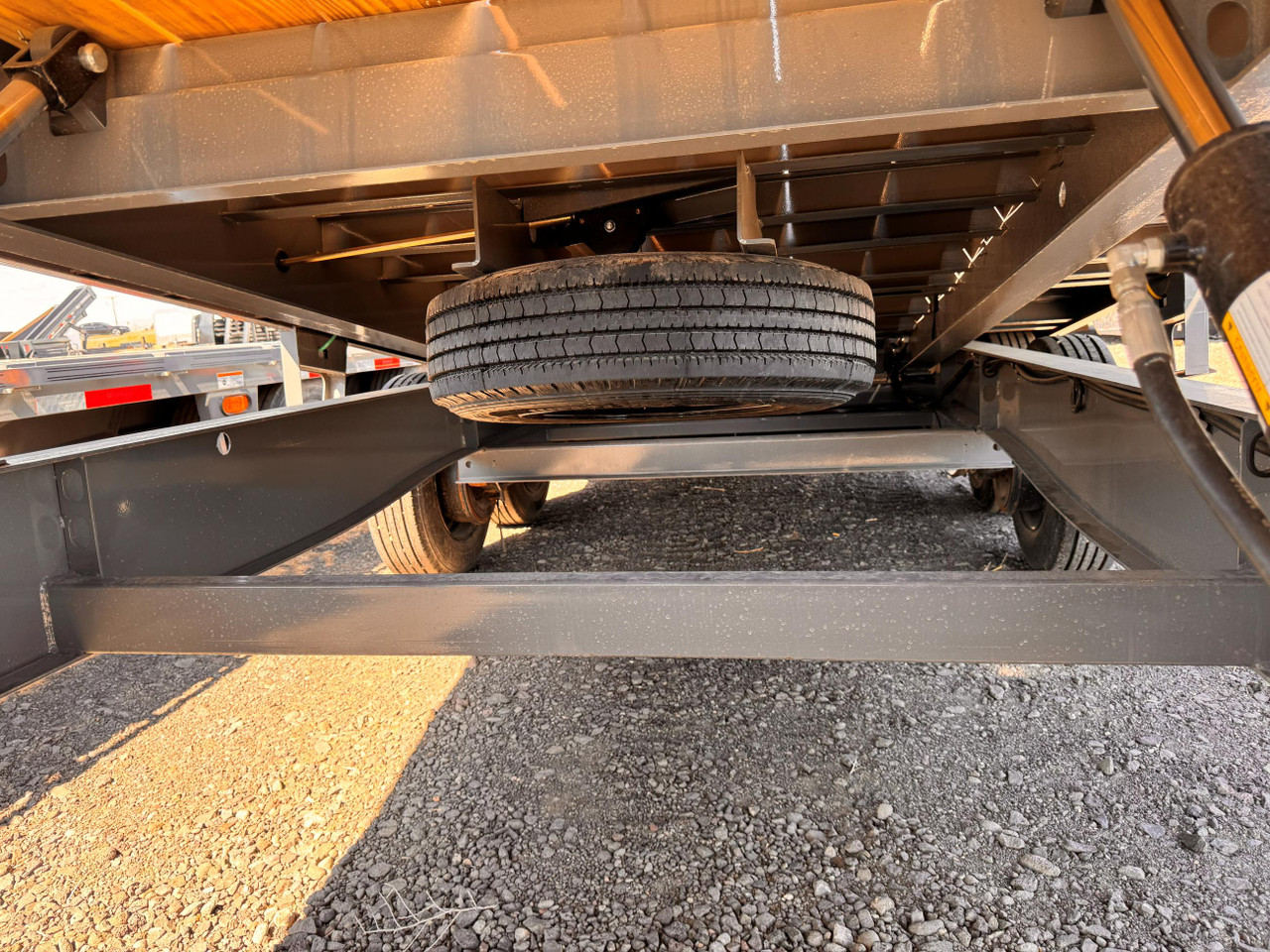 Diamond C Trailers 2025 DET210 28' Equipment Tilt | Tandem Axle 10K, Hydraulic Jacks, Torsion Axles, Solar Charger