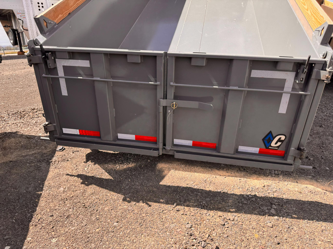 Diamond C Trailers 2026 LPT208 81"X16' Telescopic Dump Trailer | Tandem Axle 18K, 32" Sides With Board Brackets, Solar Charger