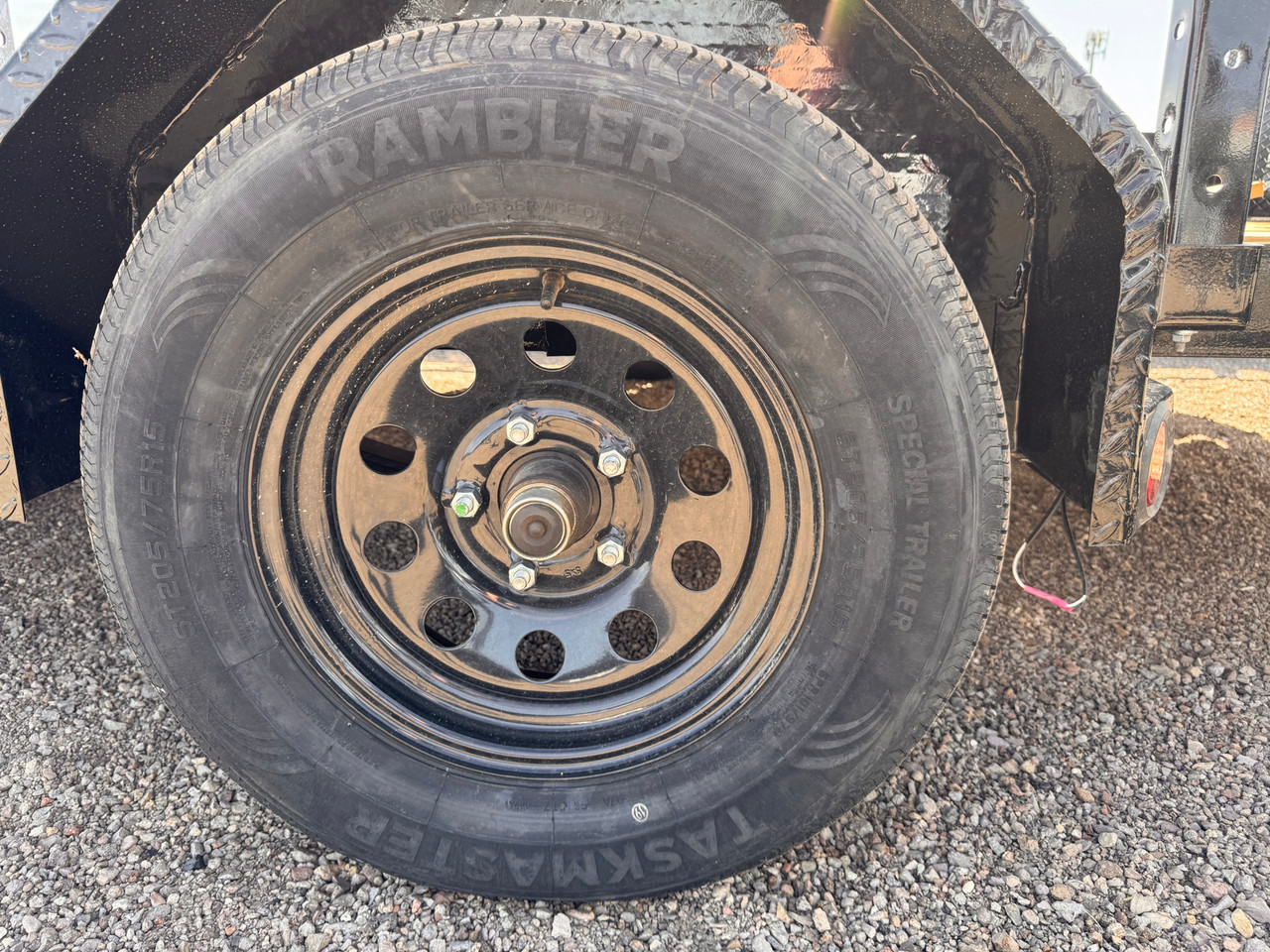 P.J. Trailers 2026 U8 83"X14' Utility Trailer | Single Axle 3.5K, ATV Side Ramps, Steel Diamond Plate Fenders 4" Spring Assisted Rar Rampgate
