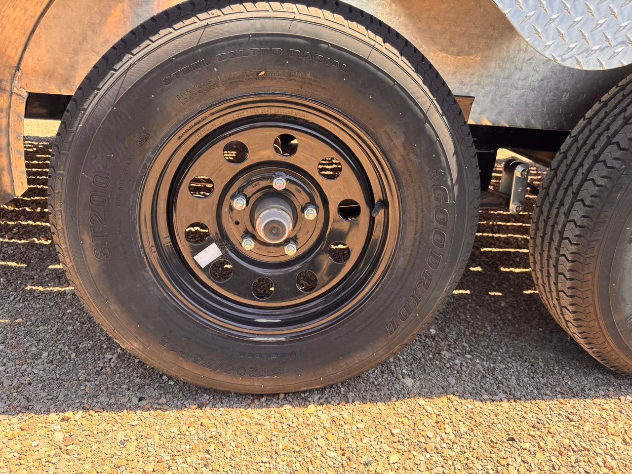 P.J. Trailers 2025 UL 83"X18' Utility Trailer | Tandem Axle 7K, Steel Diamond Plate Fenders 4" Spring Assisted Rar Rampgate