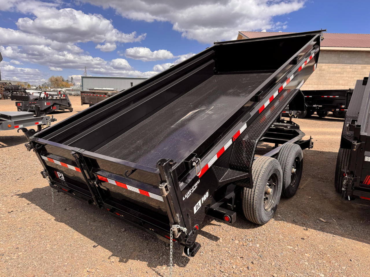 P.J. Trailers 2026 DL 83"X14' Low Profile Dump | Tandem Axle 14K, Hydraulic Jack, Drop Axles
