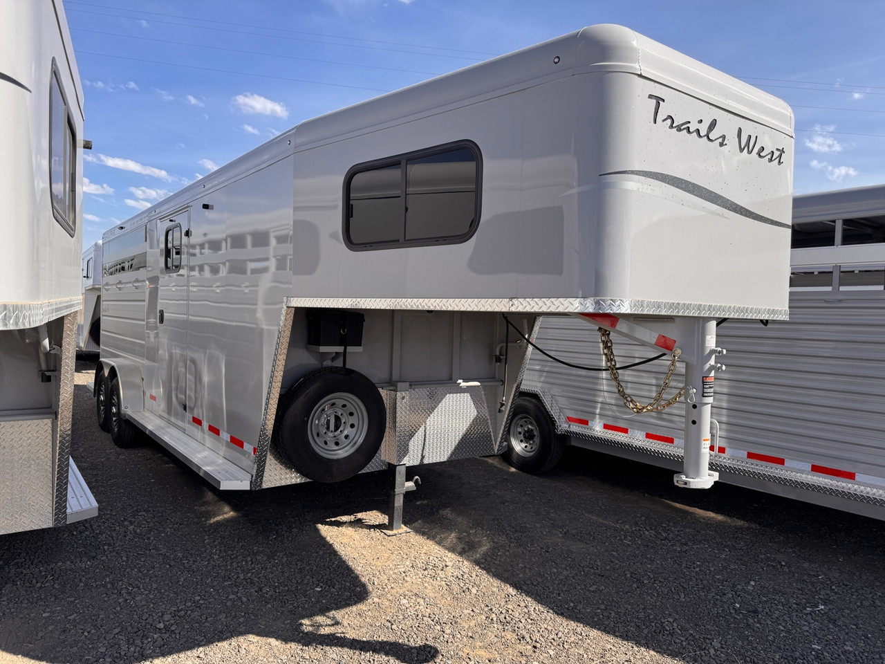 Trails West Trailers 2026 SANTA FE 21' Horse Trailer | Tandem Axle 18K, 3-Horse, Super Tack, Convenience Package, Double Tack Doors