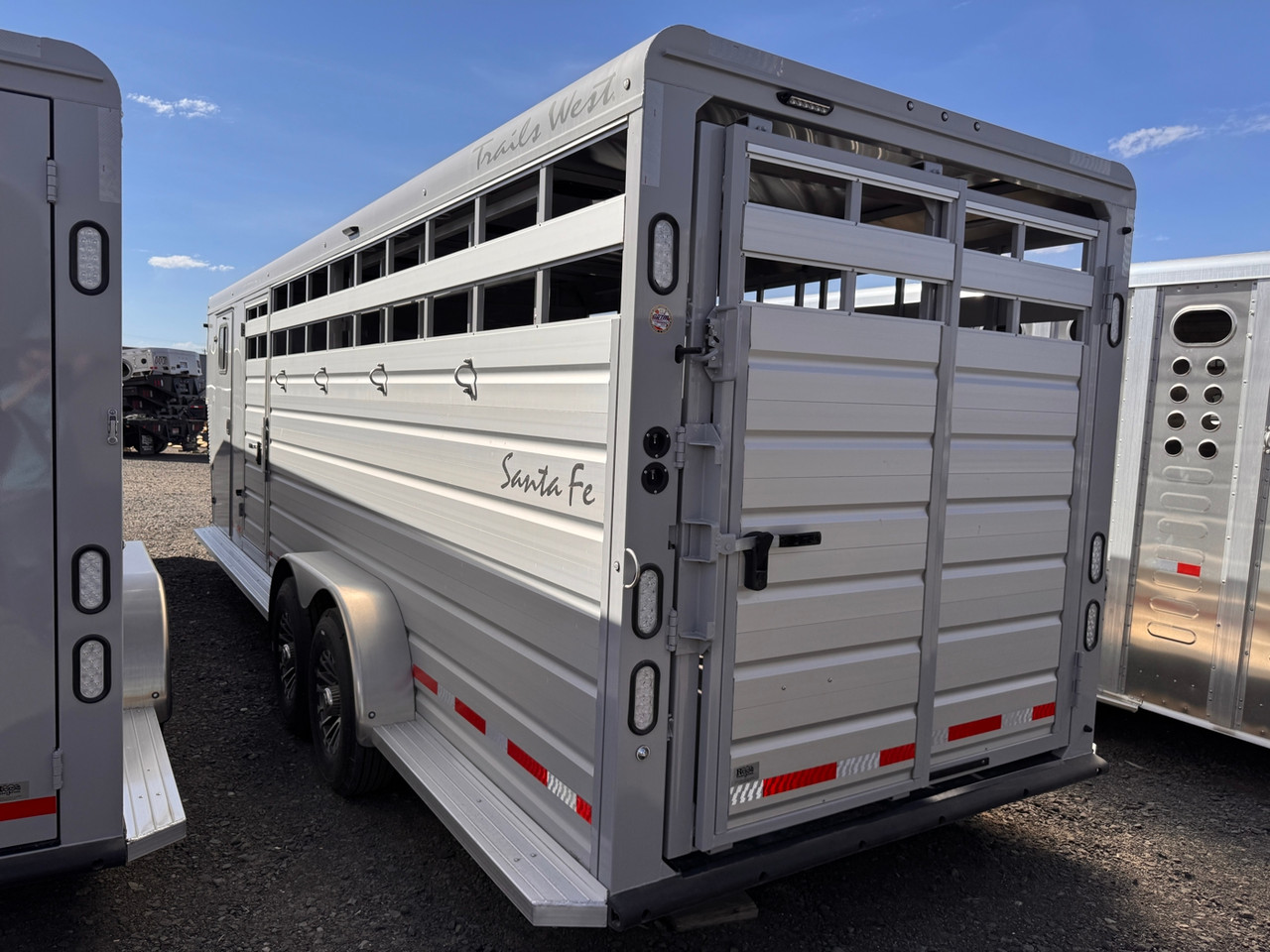 Trails West Trailers 2025 SANTA FE 24' Stock Combo Trailer | Tandem Axle 14K, Super Tack Room, Convenience Package