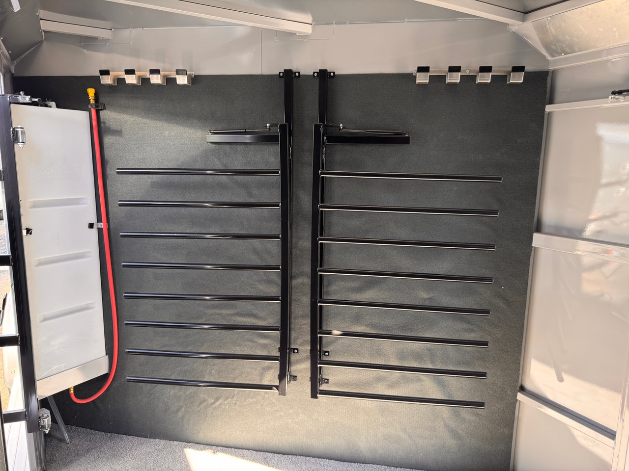 Trails West Trailers 2025 SANTA FE 24' Stock Combo Trailer | Tandem Axle 14K, Super Tack Room, Convenience Package