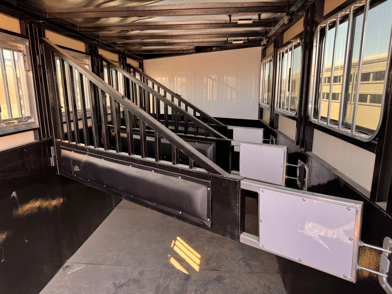Triple C Trailers 2025 TETON PLUS 84"X24' Horse Trailer | Tandem Axle 12K, 4-Horse, Tack Room With Double Doors