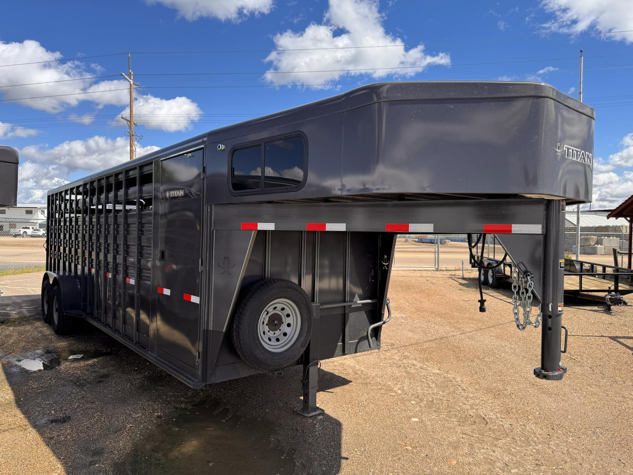 Titan Trailers 2026 STANDARD 72"X24' Stock Combo Trailer | Tandem Axle 14K, Reciver Hitch, 54" Escape Door, Tack Room, Saddle Rack