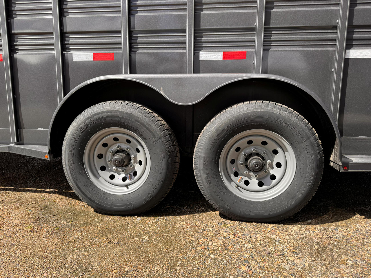 Titan Trailers 2026 STANDARD 72"X24' Stock Combo Trailer | Tandem Axle 14K, Reciver Hitch, 54" Escape Door, Tack Room, Saddle Rack