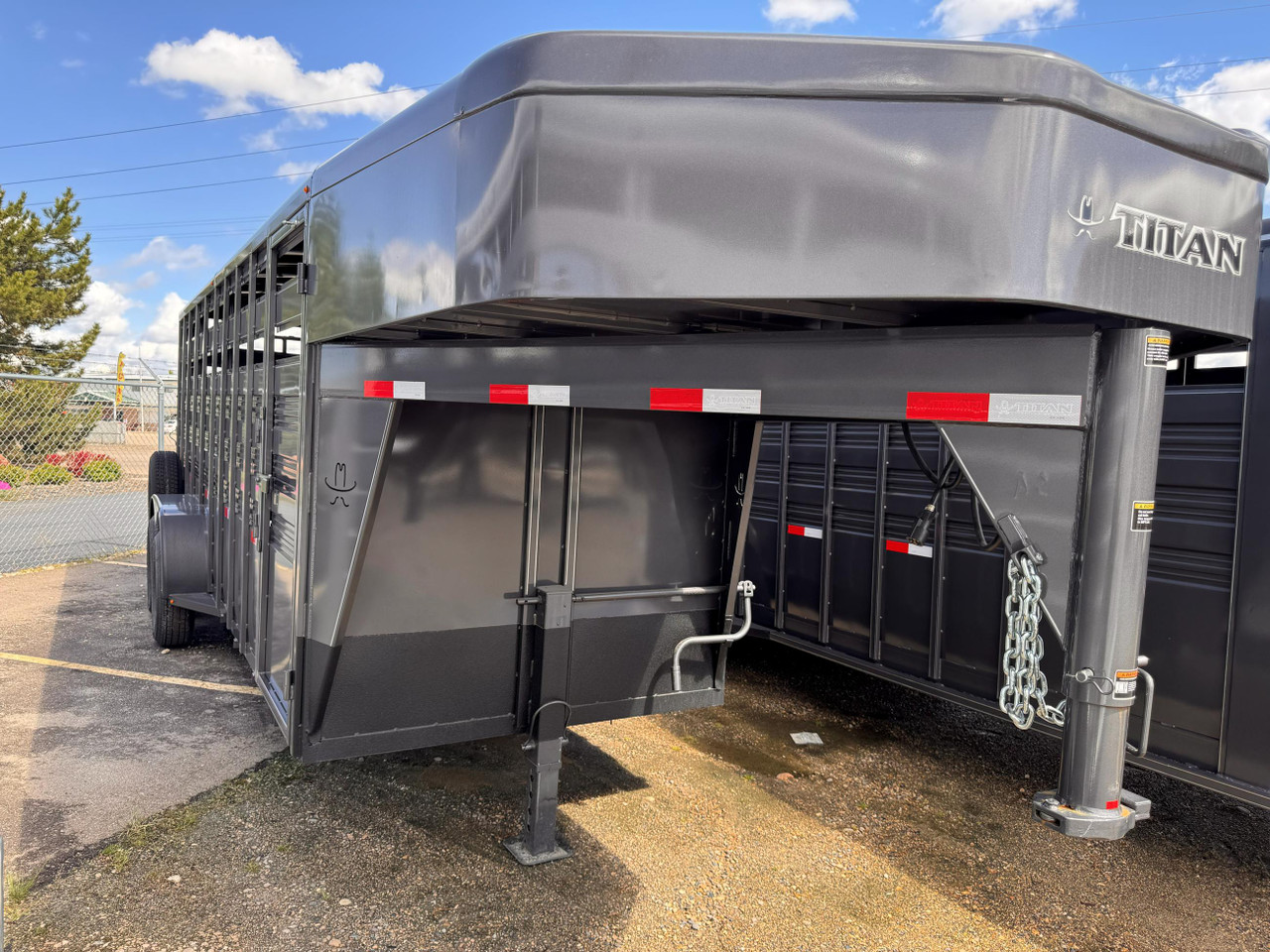 Titan Trailers 2026 CHALLENGER BASIC 72"X20' Stock Trailer | Tandem Axle 14K, Matted