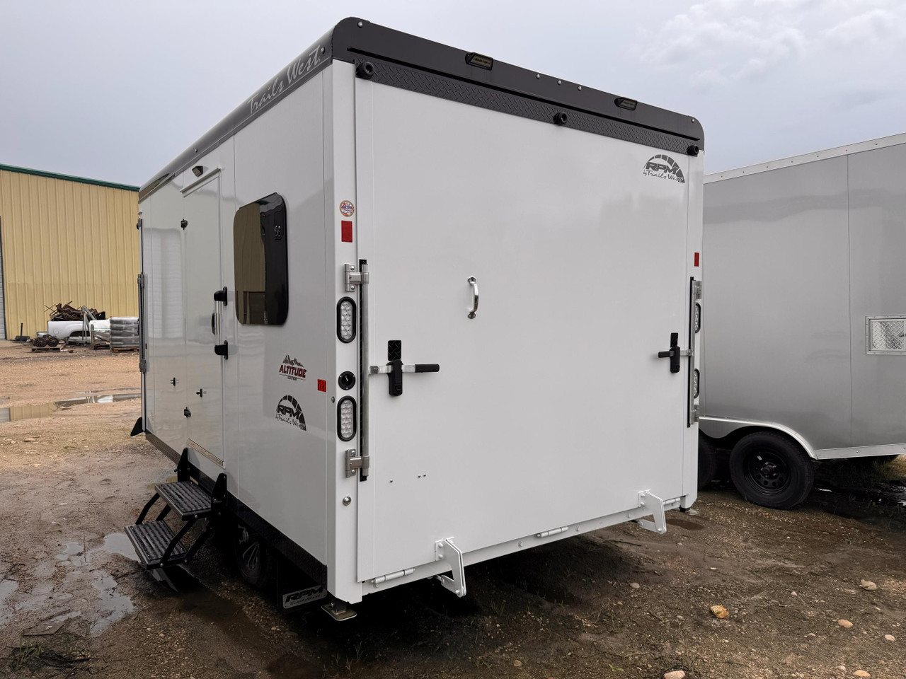 Trails West Trailers 2026 RPM ALTITUDE 20' Powersports Trailer | Tandem Axle 8.045K, Insulated Floor, Powered Vent, 2Nd Rear Light