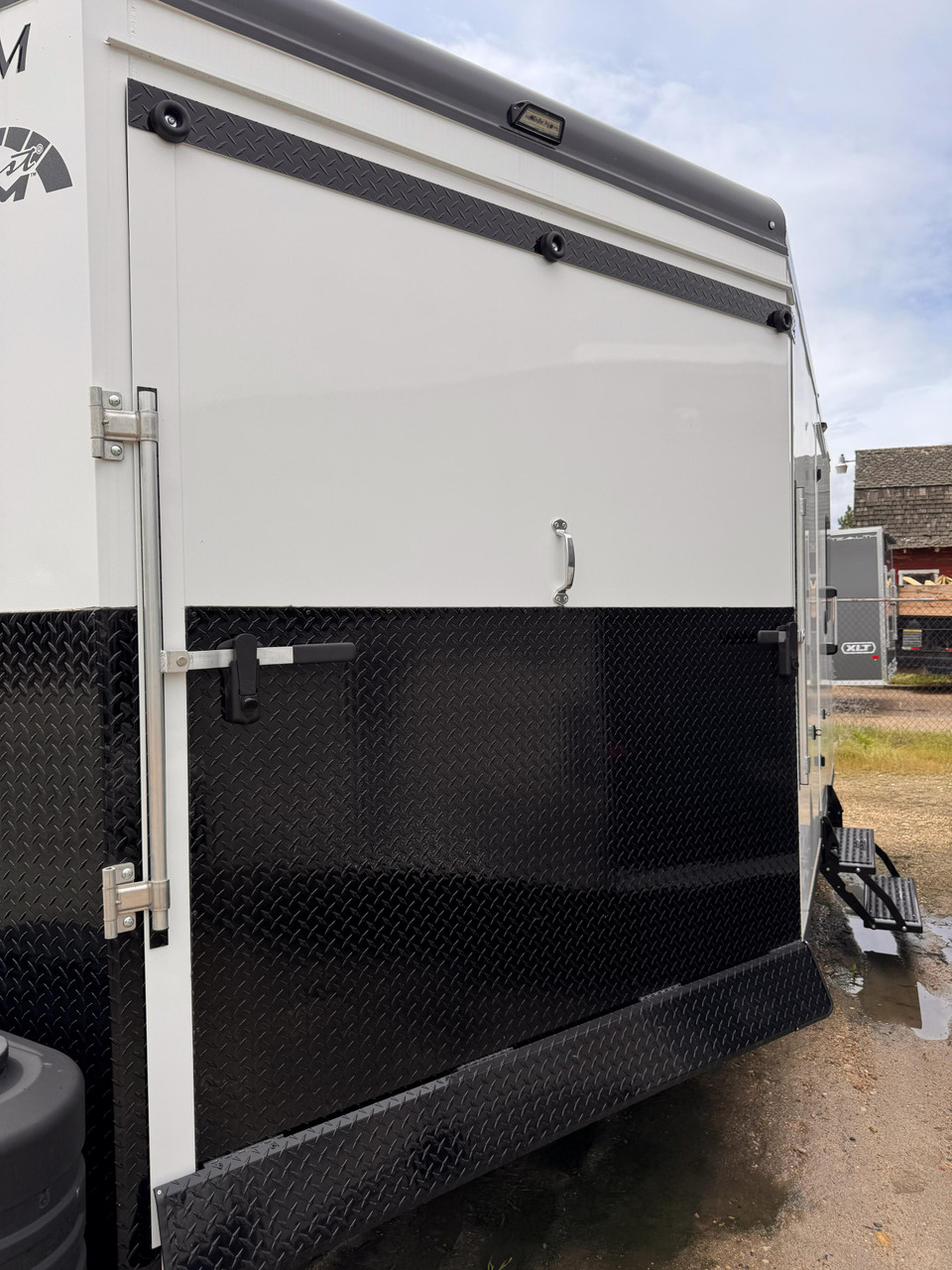 Trails West Trailers 2026 RPM ALTITUDE 20' Powersports Trailer | Tandem Axle 8.045K, Insulated Floor, Powered Vent, 2Nd Rear Light