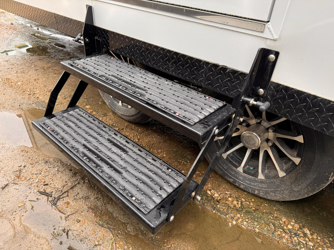 Trails West Trailers 2026 RPM ALTITUDE 20' Powersports Trailer | Tandem Axle 8.045K, Insulated Floor, Powered Vent, 2Nd Rear Light