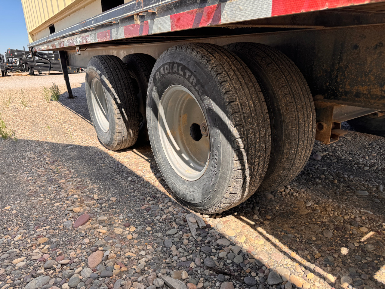 Carry On Trailers 2018 25' Flatbed Trailer | Tandem Axle 20K, Dual Tires, Dovetail, With 2 Flipover Ramps