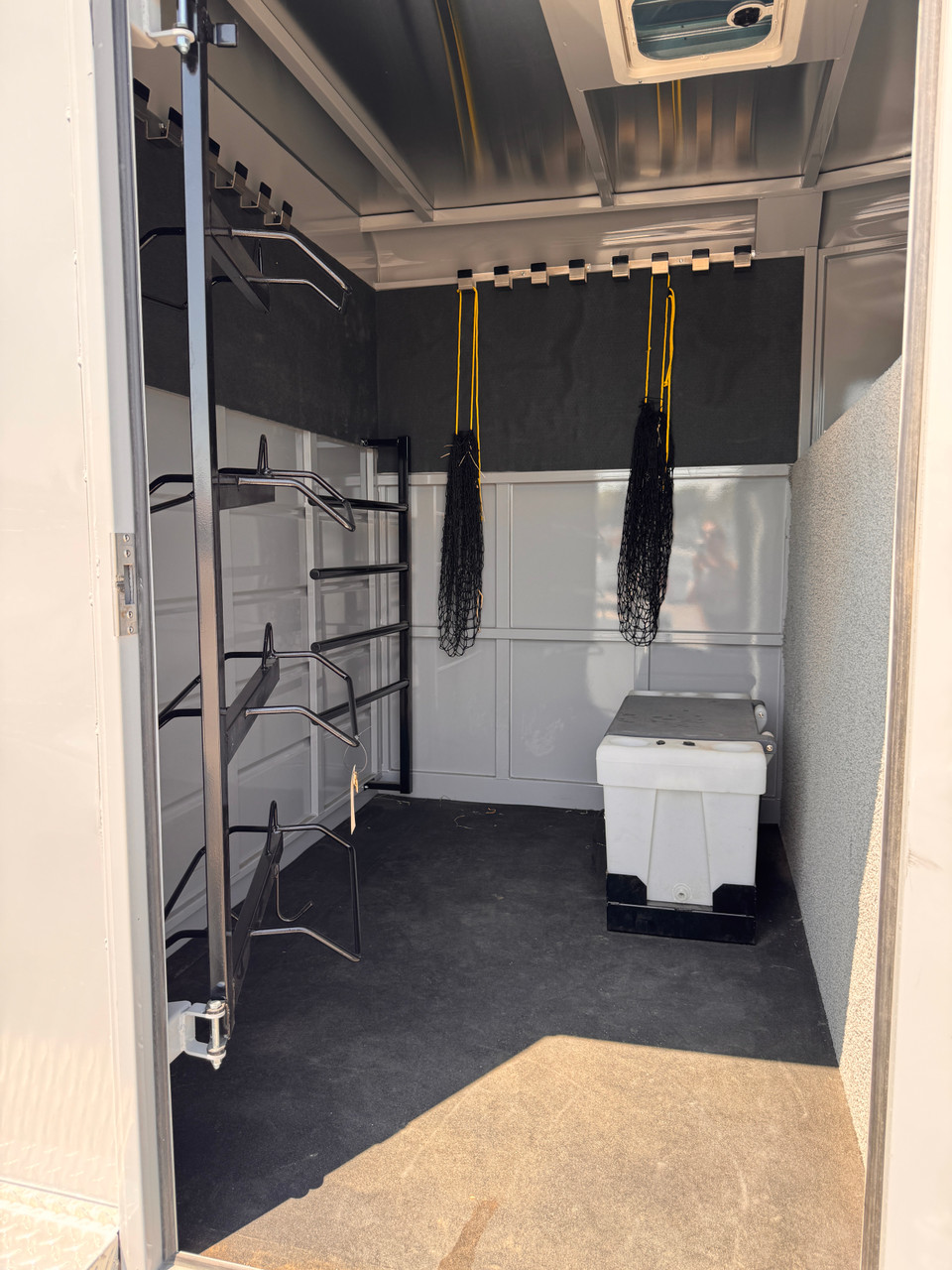 Trails West Trailers 2024 HOTSHOT 30' Stock Combo Trailer | Tandem Axle 20K, Torsion Axles, Passenger Size Escape Door, Single Rear Swing Gate Slide, Two Gates, Rubber Floors, Tack Room, Swing Out Saddle Rack