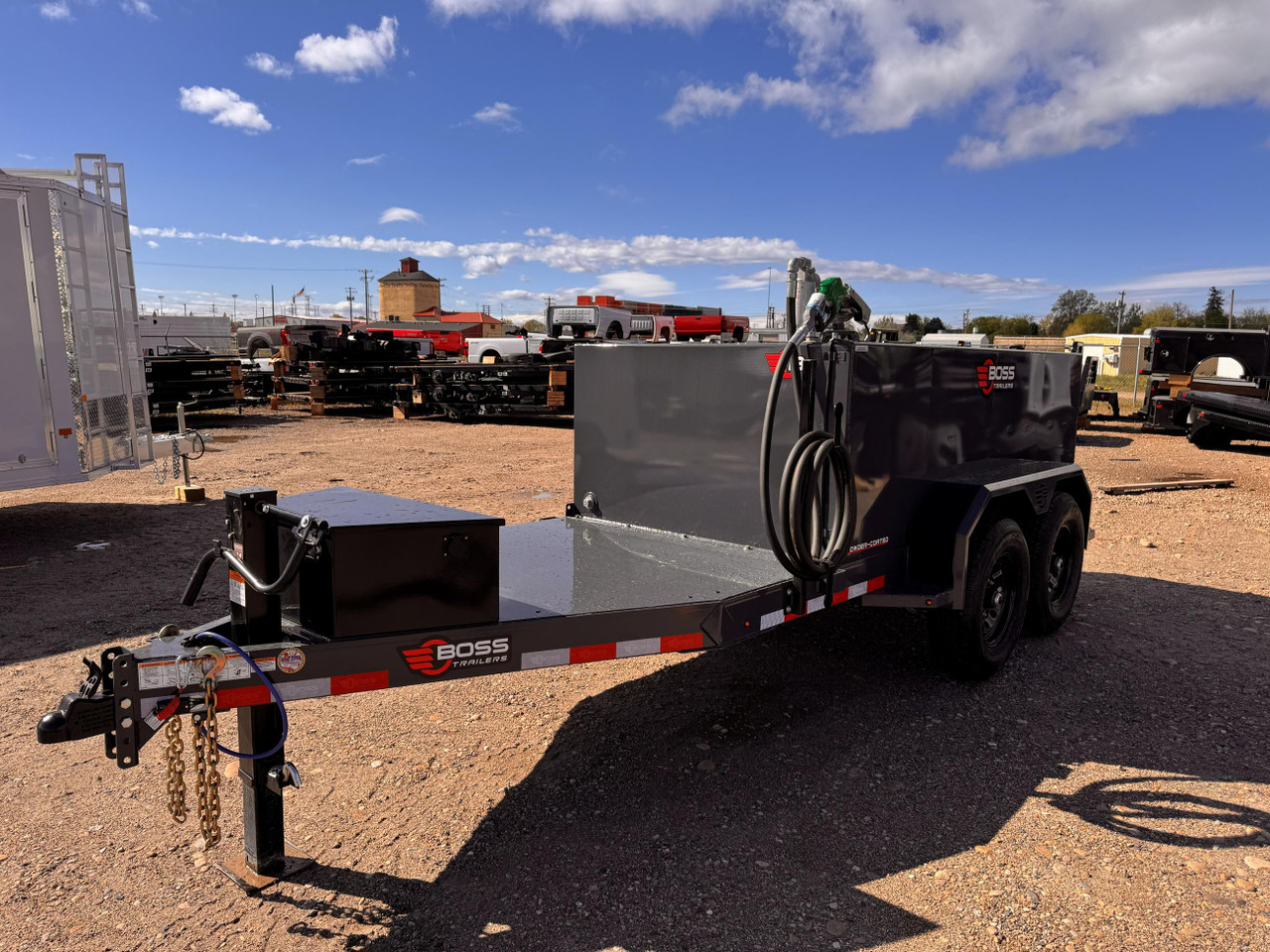 Boss Trailers 2026 990 Gallon Refueling Trailer | Tandem Axle 14K, 990 Gallon Tank, 20 GPM Electric Pump, Small Storage, Charging Kit (Farm Use Only)