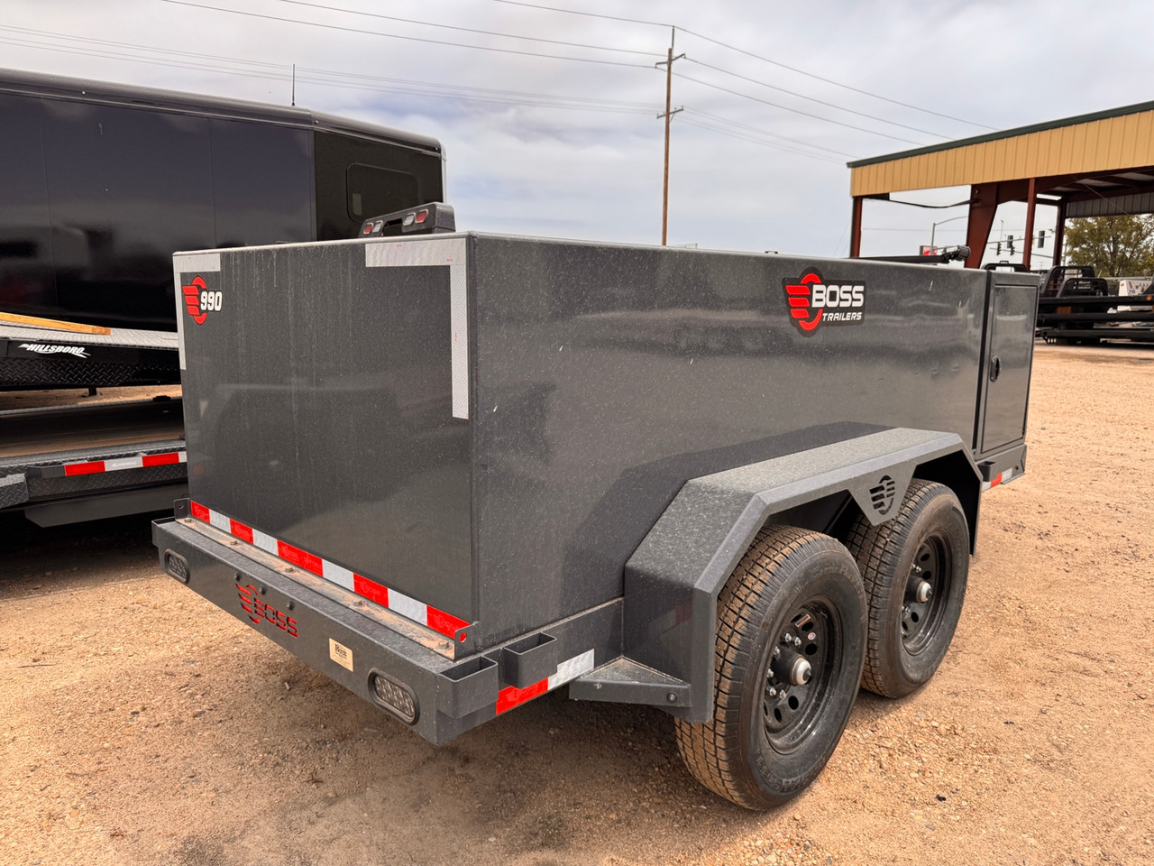Boss Trailers 2026 990 Gallon Refueling Trailer | Tandem Axle 14K, 990 Gallon Tank, 25 GPM Pump, Large Front Enclosure, Charging Kit, Light Tower (Farm Use Only)