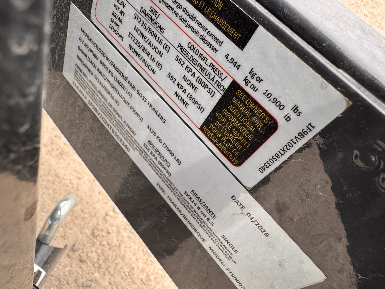 Boss Trailers 2026 990 Gallon Refueling Trailer | Tandem Axle 14K, 990 Gallon Tank, 25 GPM Pump, Large Front Enclosure, Charging Kit, Light Tower (Farm Use Only)