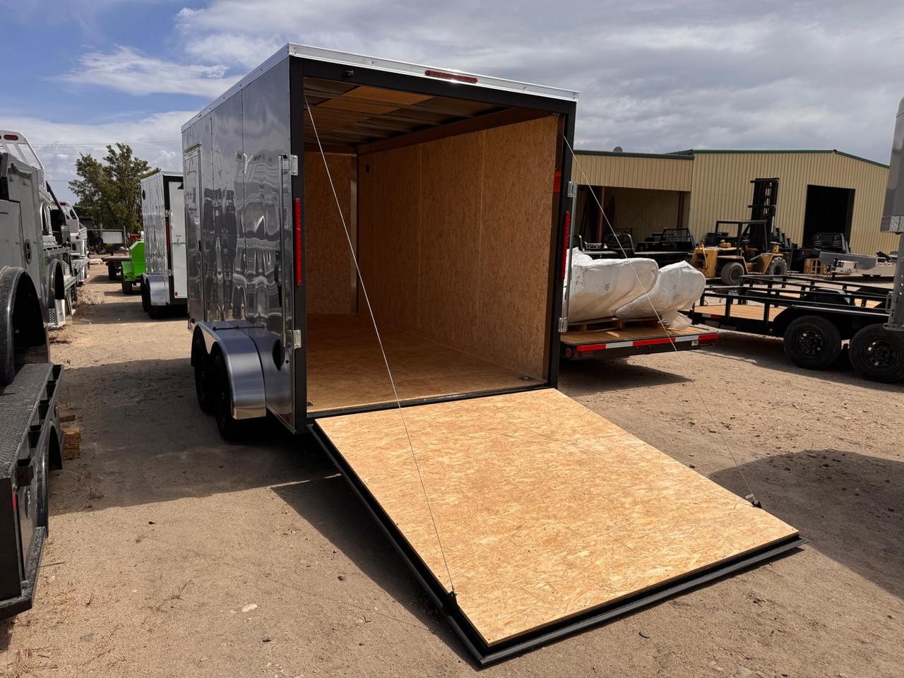 Look Trailers 2026 ST DLX 84"X14' V-Nose Cargo Trailer | Tandem Axle 7K, Rear Ramp Door, Drivers Side Door, 7' Tall