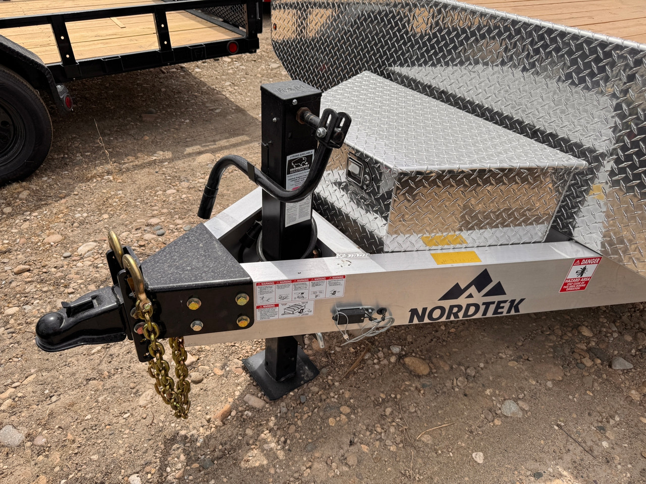Nordtek Trailers 2026 102"X22' Deckover Power Tilt Trailer | Tandem Axle 14K, Full Powered Tilt, Locking Tongue Box, Adjustable Channel Coupler