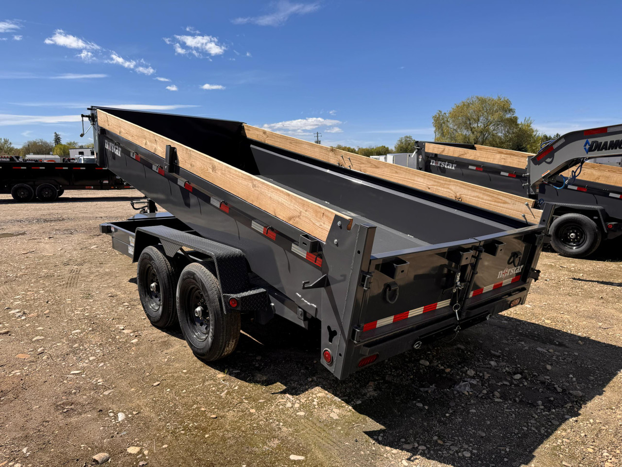 Norstar Trailers 2026 DCB 83"X16' Scissor Dump Trailer | Tandem Axle 14K, 20" Sides, Slide In Ramps, Tarp Kit