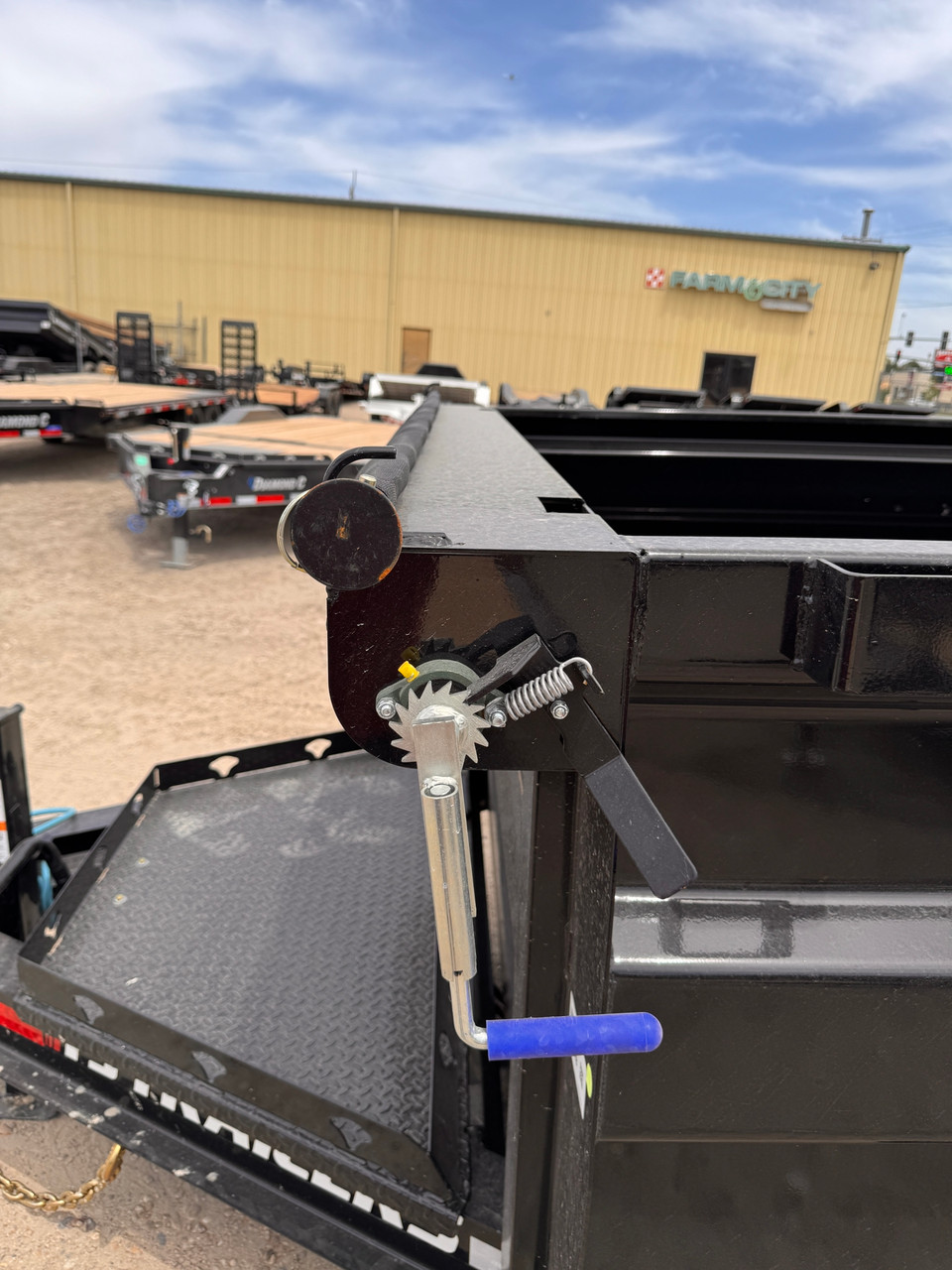 P.J. Trailers 2027 DM 83"X14' Scissor Dump Trailer | Tandem Axle 14K, 36" Sides