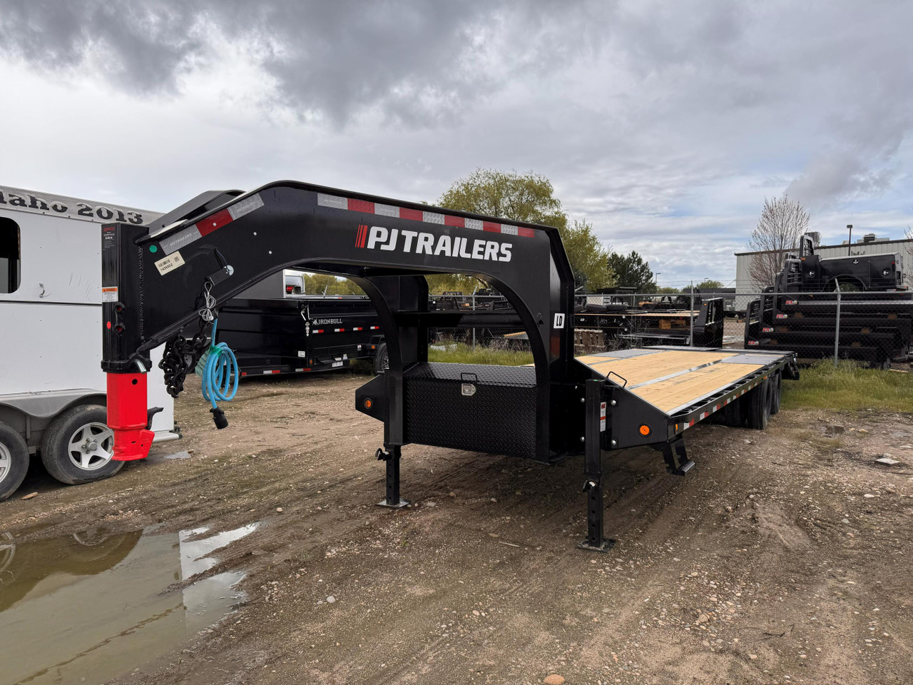 P.J. Trailers 2026 LD 30' Flatbed Trailer | Tandem Axle 14K, Dual Tires, Monster Ramps, Winch Plate, 14 Ply Tires
