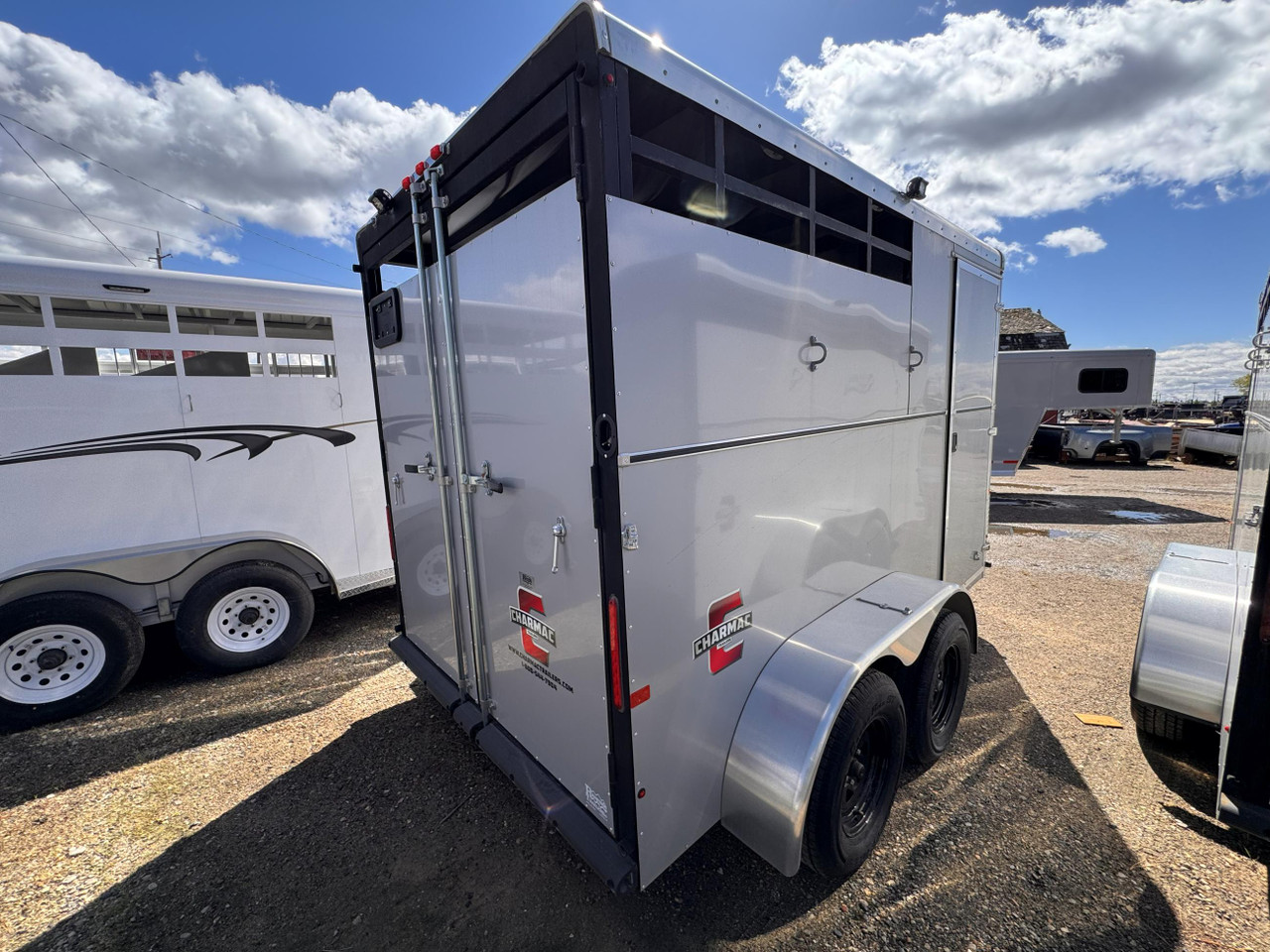 Triple C Trailers 2024 SAWTOOTH Horse Trailer | Tandem Axle 7K, 2-Horse, Swingout Saddle Rack, Door Organizer, Ext Load Lights, Spare Tire