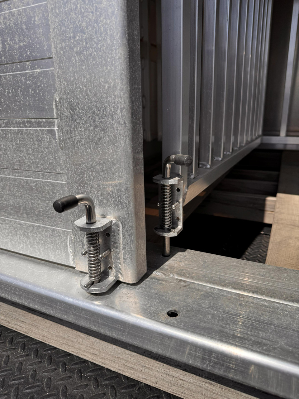 Hillsboro Trailers 48"X6' Stock Pickup Bed Box | 14K, Aluminum, Plexiglass Installed, Dual Divider