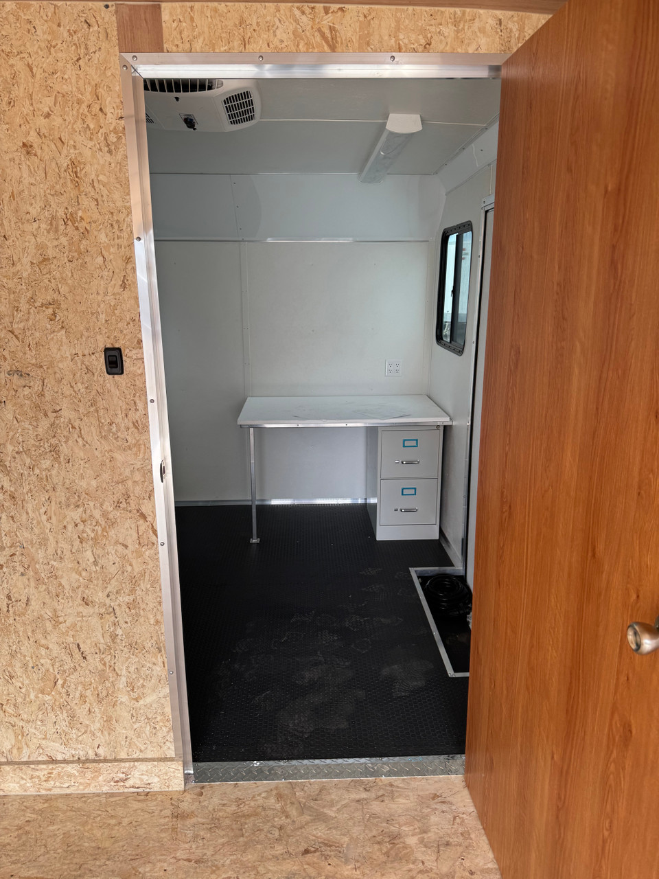 Haulmark Trailers 2026 GRIZZLY 102"X24' Contractor Cargo Trailer | Rear Barn Doors, Front Office
