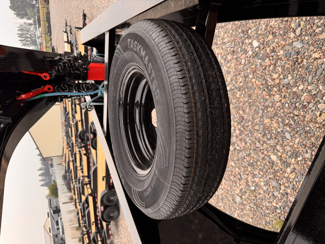 P.J. Trailers 2027 LD 32' Deckover Flatbed Trailer | Tandem Axle, DUAL, MONSTER RAMPS, WINCH PLATE, 25K
